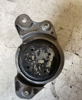 Mercedes-Benz GLC X253 C253 Engine mount bracket A2052407900