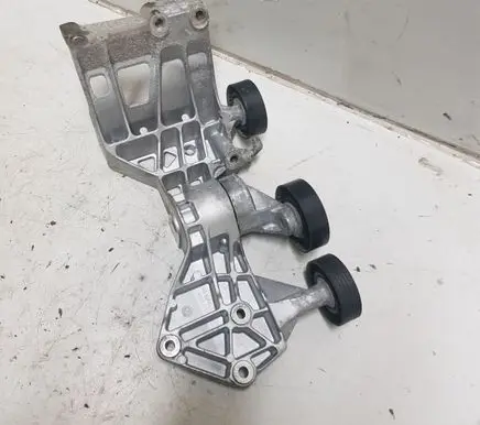 Mercedes-Benz A W169 A/C compressor mount bracket 1035331