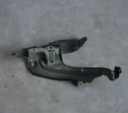 Audi A7 S7 4K8 Fender mounting bracket 4K8821157 4K8821131 037803K