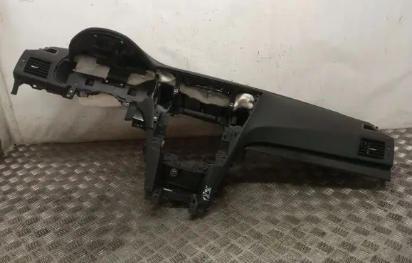 Subaru Legacy Dashboard