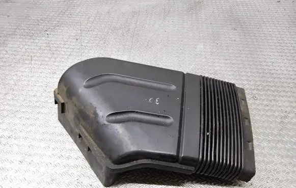 Audi A4 S4 B6 8E 8H Air intake duct part 8E0129617D
