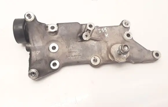 Porsche Macan (95B) Engine mounting bracket 9461022257R 94610222532