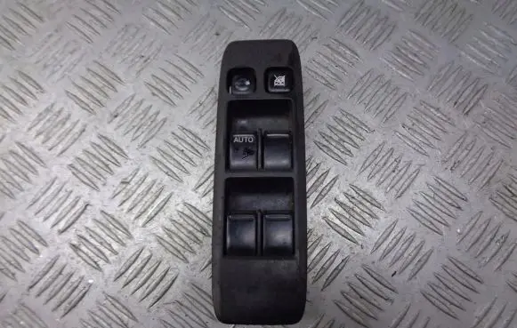 Nissan Primera Front door window switch trim 25401-AV640
