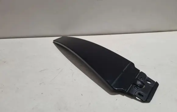 Maserati Ghibli (B) pillar trim (top) 6700247880