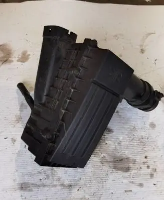 Audi Q3 8U Air filter box 3C0129607 3C0129601