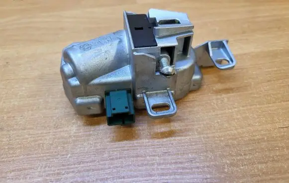Volvo XC70 Steering wheel lock 7G9N3F880DB T07165E84