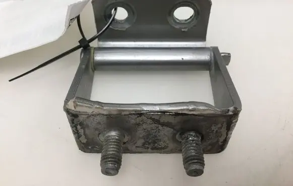 Nissan Qashqai Tailgate/trunk/boot hinge 