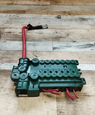 BMW 5 E39 Fuse module 61138370640 61138367768