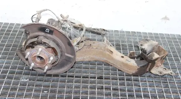 Nissan Juke I F15 Rear wheel hub