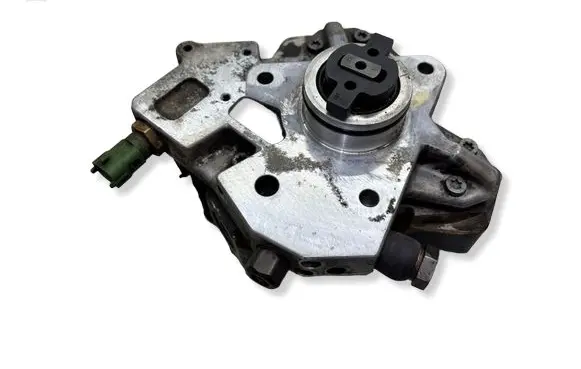Volvo V70 Fuel injection high pressure pump 0445010111