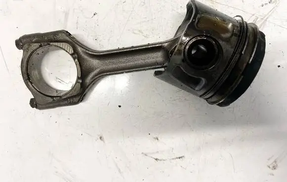 Opel Insignia A Piston with connecting rod 