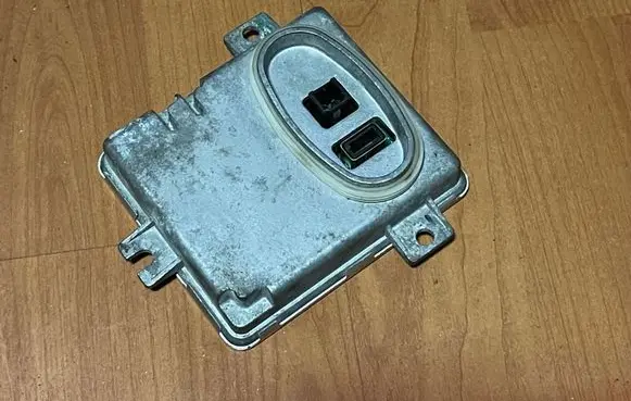 BMW 3 E90 E91 Headlight ballast module Xenon 6948180 W3T13271 6261T3271