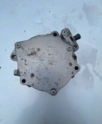 Audi A5 8T 8F Vacuum pump 06J145100C
