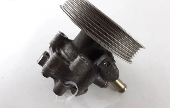 Audi A4 S4 B7 8E 8H Power steering pump 8E0145153D