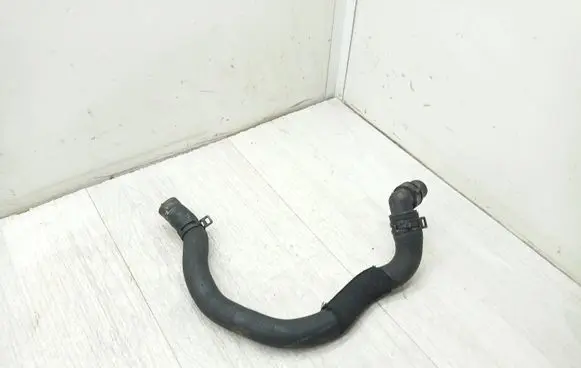 Mercedes-Benz C W204 Engine coolant pipe/hose