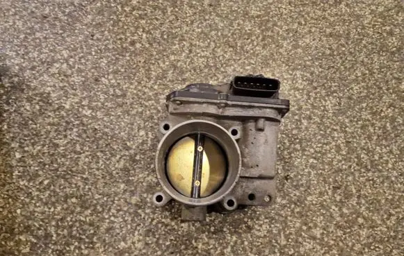 Volvo S40 Throttle valve 8677694