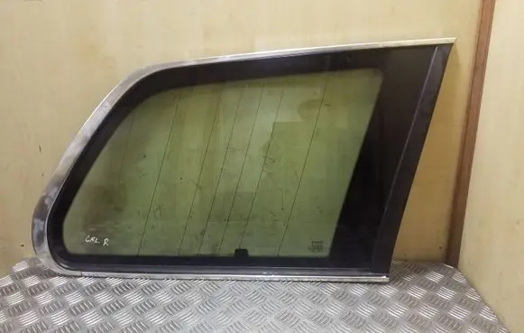Volvo XC90 Rear side window