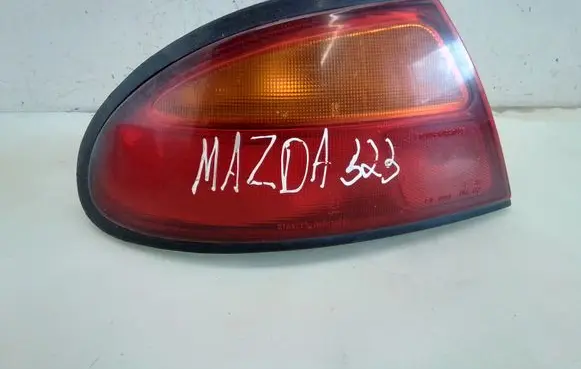 Mazda 323 F Rear/tail lights