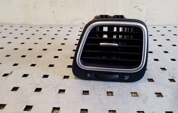 Volkswagen Scirocco Dashboard side air vent grill/cover trim 1Q0819709B