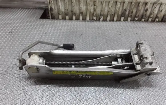 Audi A4 S4 B7 8E 8H Lift Jack 8E0011031M