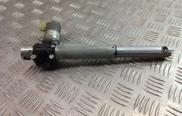 BMW 5 F10 F11 Seat adjustment motor 9168757
