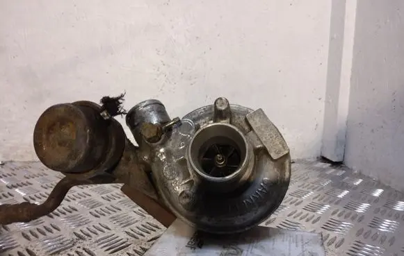 Volkswagen PASSAT B5 Turbo 028145702 4540972 033145702