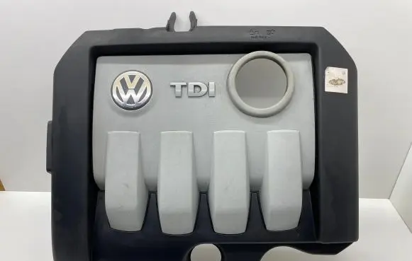 Volkswagen Jetta V Engine cover (trim) 03G103925BR