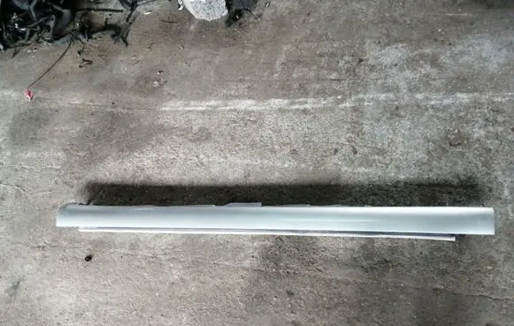 Toyota Avensis T250 Side skirt front trim 7585105010