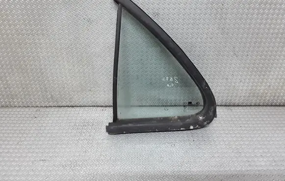 KIA Sorento Rear vent window glass 