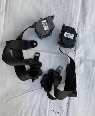 Opel Antara Rear seatbelt