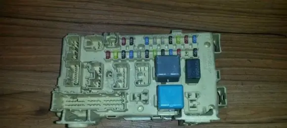 Toyota Avensis T250 Fuse box set 05051112340802 1050580930