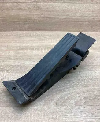 BMW 5 E60 E61 Accelerator throttle pedal 6772645