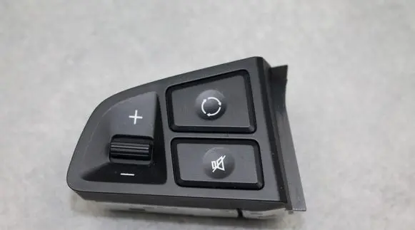 Hyundai i20 (PB PBT) Steering wheel buttons/switches 