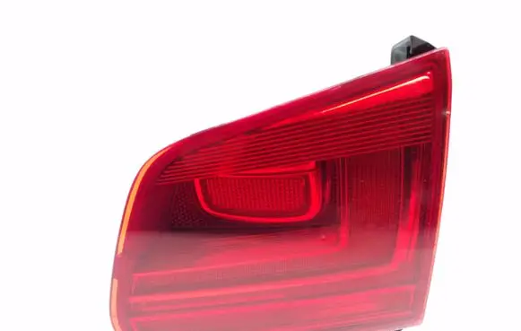 Tailgate rear/tail lights