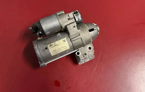 BMW X3 G01 Starter motor 8621839