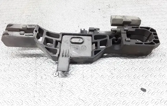 Rear door exterior handle/bracket