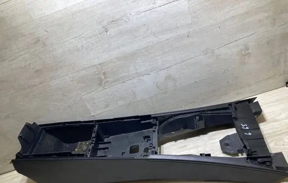 Mercedes-Benz C W204 Center console A2046806050