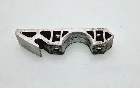 Volkswagen Touareg I Sway bar bush bracket, front 7L0411063B