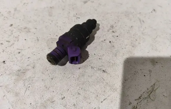 Volvo S40, V40 Fuel injector 9125118