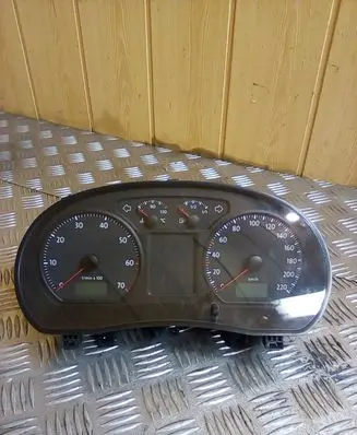 Volkswagen Polo IV 9N3 Speedometer (instrument cluster) 6Q0920803E