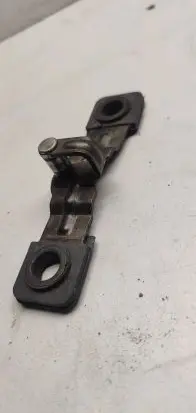 Volkswagen PASSAT B7 Front door lock loop/hook striker 3c9827507