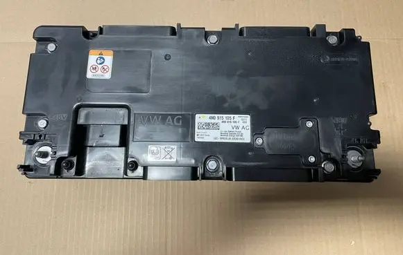Audi Q7 4M Hybrid / electric car battery 4N0915105F