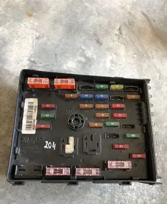 Volkswagen PASSAT B6 Fuse module 3C0937125 63592777