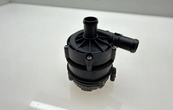 Volkswagen PASSAT B8 Electric auxiliary coolant/water pump 0392024003 04L965567 2205136000