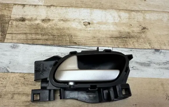 Peugeot 207 Front door interior handle 303966 15GM