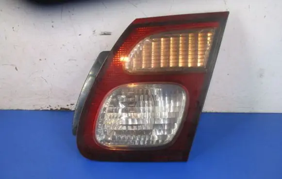 Nissan Almera Tino Rear/tail lights