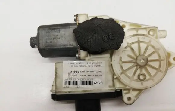 BMW X3 E83 Rear door window regulator motor 69259652