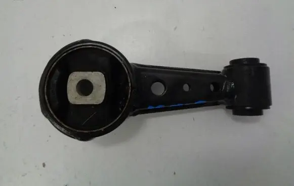 Suzuki Ignis Engine mount bracket
