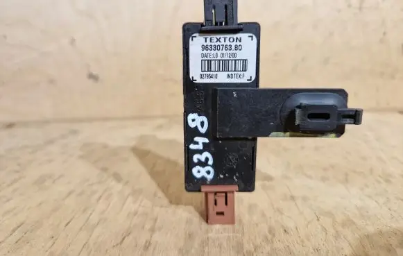 Peugeot 607 Alarm control unit/module 9633076380