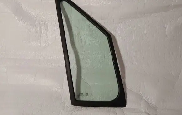 Mercedes-Benz Sprinter W907 W910 Front door vent window glass four-door A9106710300